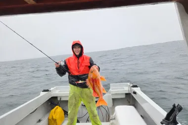 Un pescador de California podría haber batido un récord mundial con un pez roca canario de más de 10 libras