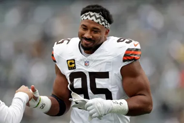 Myles Garrett: La Pesadilla de los Mariscales y el Acecho del Récord de Capturas en la NFL