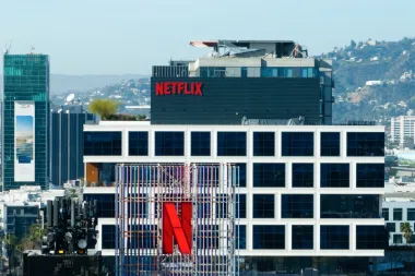 Paramount vs Netflix: la batalla por Warner Bros. Discovery se calienta con miles de millones en juego