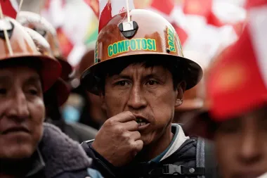 El fin del subsidio a la gasolina en Bolivia: ¿medida urgente o detonante de crisis social?
