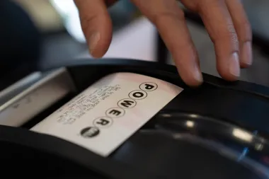 La fiebre del Powerball en Navidad: ¿esperanza o fantasía colectiva?