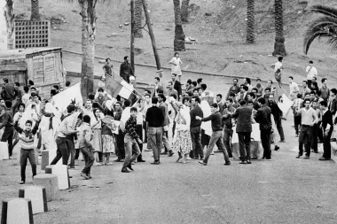 Argelia exige justicia: ¿Puede Francia ignorar por más tiempo su pasado colonial?