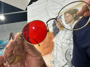 El arte más allá del color: La inspiradora trayectoria del pintor daltónico Fernando Dávila