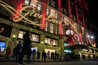 Nueva York da inicio a la celebración de los 250 años de EE.UU. con una caída de bola fuera de serie