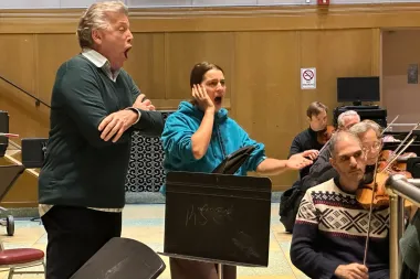 Asmik Grigorian rompe moldes y se transforma en ‘Carmen’: una soprano en terreno de mezzos