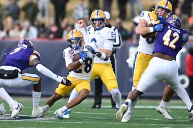 East Carolina supera la polémica y conquista el Military Bowl