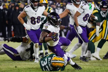 Derrick Henry y la resiliencia de los Ravens: ¿La carrera hacia los playoffs está en marcha?