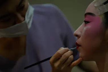 La heroína enmascarada: cómo Zhang Wanting revive la Ópera de Pekín en la era digital