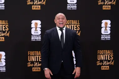 Roberto Carlos: El inquebrantable zurdo que desafió la física vuelve a salir victorioso fuera del campo