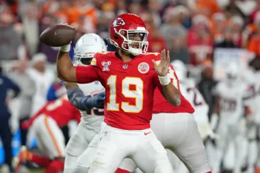 Los Raiders y los Chiefs: un amargo cierre con sabor a transición en la NFL