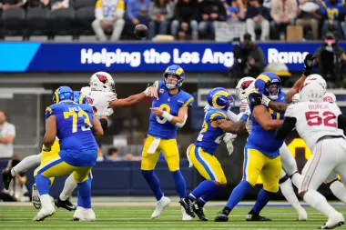 Stafford brilla, Nacua vuela y los Rams despiertan justo a tiempo para los playoffs