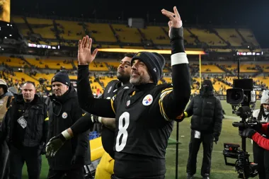 Aaron Rodgers y los Steelers renacen: el veterano revive en un final épico ante los Ravens