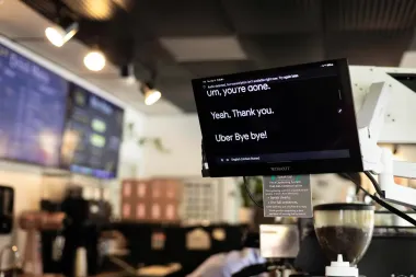 Woodstock Cafe: Un refugio inclusivo y vibrante para la comunidad sorda en Portland
