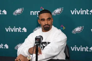 Jalen Hurts: La resiliencia silenciosa de una superestrella de los Eagles