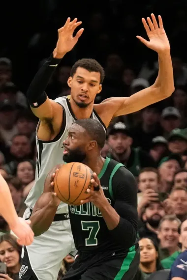 ¿Qué está pasando en la NBA? Luchas, quejas y suspensiones en una liga en ebullición