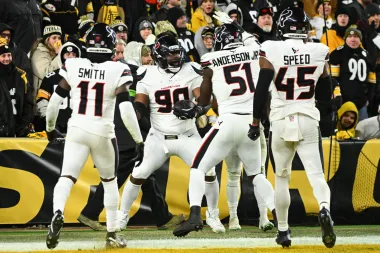 Texans arrasan en Pittsburgh: defensa dominante y un posible adiós a la leyenda Rodgers