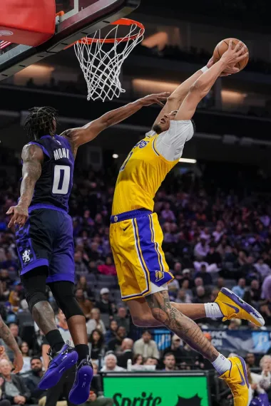 La NBA arde: Kings sorprenden a Lakers y Harden hace historia con los Clippers