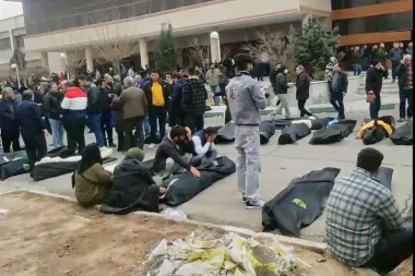 El régimen iraní al borde del colapso: violencia, censura y protestas masivas sacuden al país