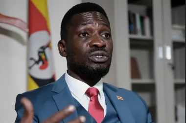 Yoweri Museveni y el Eterno Regreso: ¿Transición Democrática o Dinastía Autocrática en Uganda?