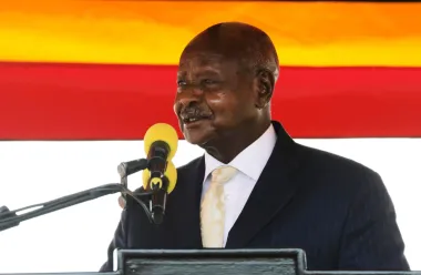 Elecciones en Uganda: una democracia bajo presión militar y con aroma monárquico