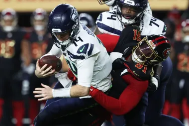NFL bajo presión: Mahomes y Darnold frente al espejo de las lesiones antes de la gloria