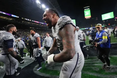 El desafío de Brock Purdy: ¿Podrá vencer la maldición de Mike Macdonald en la NFC?