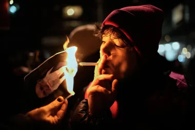 Una calada de libertad: el gesto que encendió la llama de la resistencia iraní desde Canadá