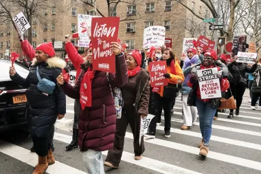 El pulso de las enfermeras de Nueva York: una lucha histórica por condiciones justas