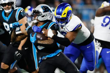 Rams vs. Bears: El duelo táctico definitivo entre el talento de Caleb Williams y la presión de Jared Verse