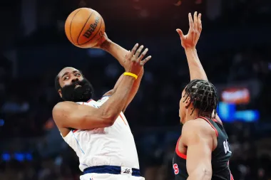 James Harden lidera la victoria de los Clippers en Toronto y revive su versión más decisiva