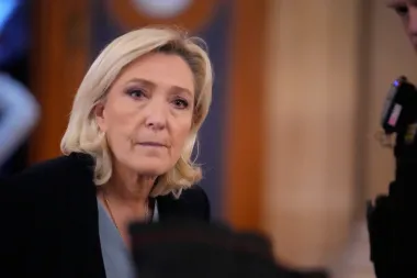 Marine Le Pen ante la justicia: ¿el final de una ambición presidencial o una nueva batalla política en Francia?