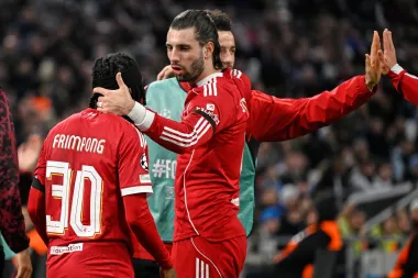Liverpool resurge en Champions con magia de Szoboszlai y el regreso de Salah