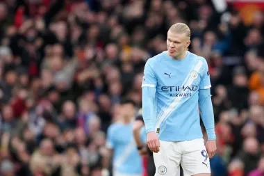 Manchester City: Medio billón gastado y aún sin rumbo claro