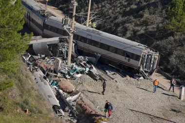 El milagroso regreso de Boro: un rayo de esperanza tras la tragedia ferroviaria en España