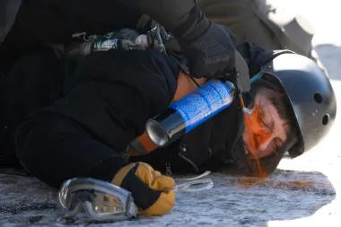 La Muerte de Alex Pretti: Tensión, Protestas y el Debate sobre el Rol de ICE en Minneapolis