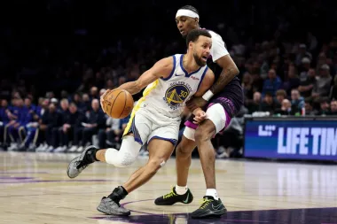 Stephen Curry brilla mientras los Timberwolves se hunden en su peor racha en años