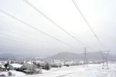 Tormentas despiadadas azotan el sur de EE.UU.: hielo, destrucción y frío extremo