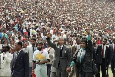 Mandela, el rebelde que se convirtió en líder del mundo: el lado oculto del héroe sudafricano