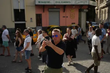 Cuba en crisis: el turismo colapsa mientras la economía se tambalea