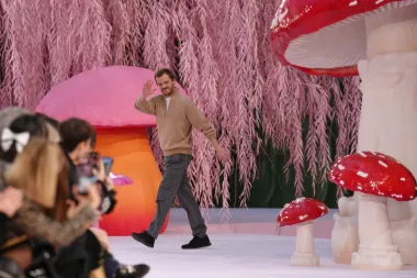 Chanel renace con magia y ligereza: Matthieu Blazy deslumbra en su debut de alta costura