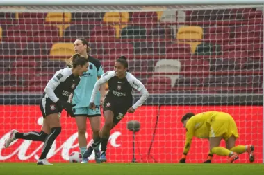 Corinthians hace historia en Londres: Gabi Zanotti anota y lleva al club brasileño a la final de la Champions Cup Femenina