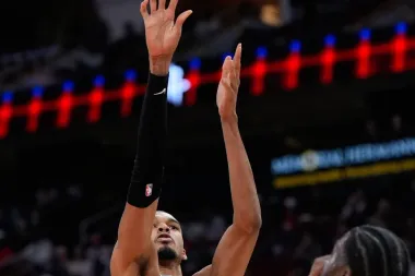 Victor Wembanyama brilla en Houston: el nuevo titán de la NBA impulsa a los Spurs