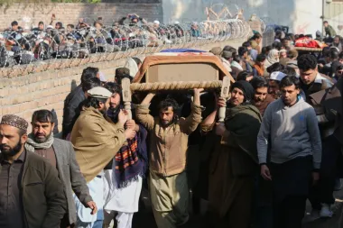 Yemen al borde del abismo: el colapso de la ayuda humanitaria y sus implicaciones