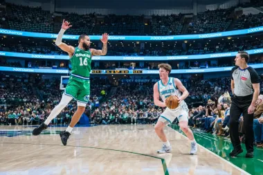 Jóvenes Estrellas y Regresos Triunfales: La NBA Se Viste de Historia y Emoción