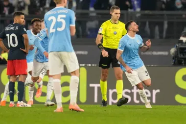 Viernes de infarto en Europa: Lazio, Colonia y Alavés ganan en el último suspiro