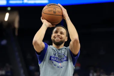 Stephen Curry, entre la leyenda y el desgaste: ¿Puede seguir siendo el líder que Golden State necesita?