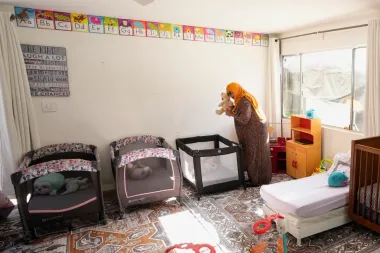 El estigma y el miedo: Cómo los centros de cuidado infantil somalíes enfrentan acoso y desinformación en EE. UU.