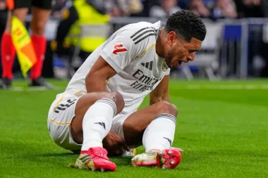 Racismo, lesiones y crisis: el lado oscuro que golpea al fútbol europeo y latinoamericano