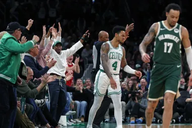 Celtics aplastan a los Bucks y rinden homenaje histórico en la NBA