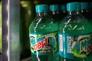 PepsiCo en la cuerda floja: ganancias altas, pero consumidores cada vez más distantes